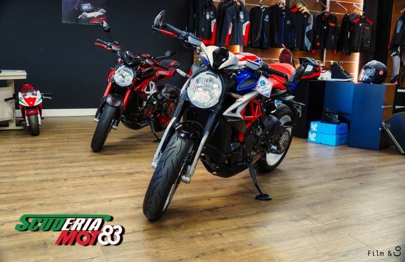 MV AGUSTA BRUTALE 800 LEWIS HAMILTON  (3)