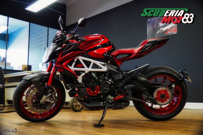 MV AGUSTA BRUTALE 800 LEWIS HAMILTON  (5)
