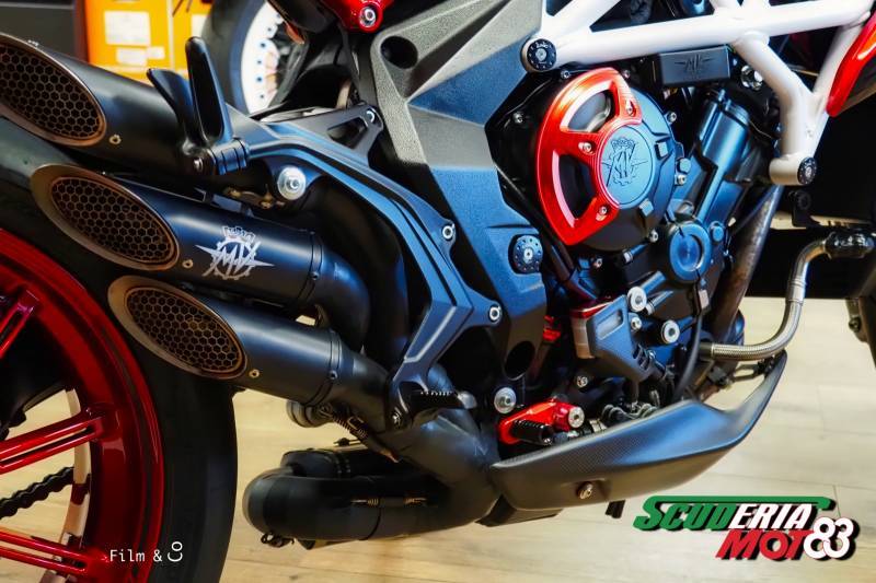 MV AGUSTA BRUTALE 800 LEWIS HAMILTON  (6)