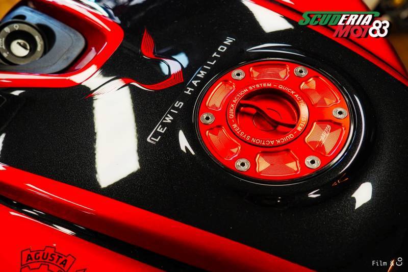 MV AGUSTA BRUTALE 800 LEWIS HAMILTON  (7)