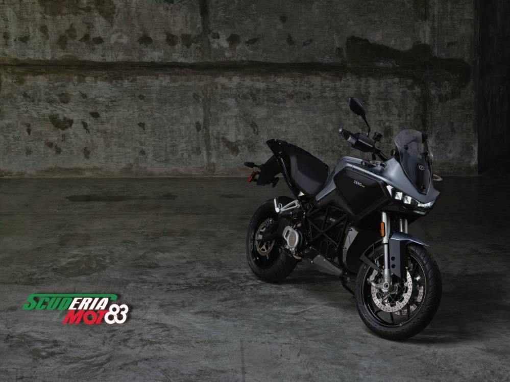 1600x900MY24DSRStudio1714jpg_659d1cd4a7884