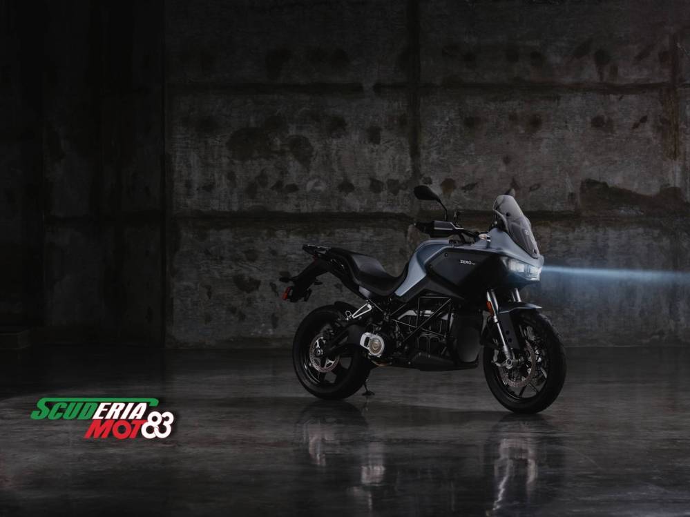 1600x900MY24DSRStudio0067bjpg_659d1cd574c40