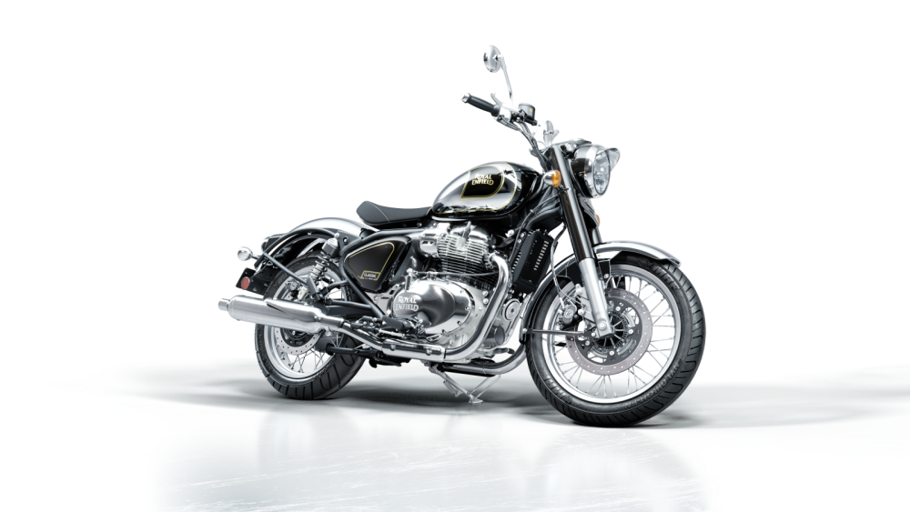1600x900_Classic 650 Black Chrome_15